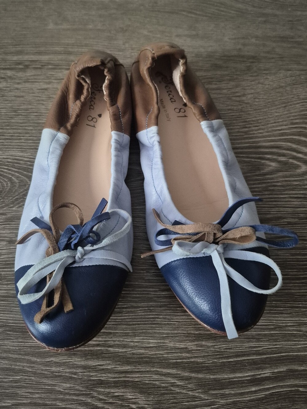 Women’s Navy + Light Blue Leather Handcrafted Ballet Flats Sz 40 9  Comfortable